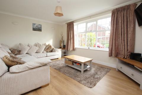 3 bedroom semi-detached house for sale, Oldfield Drive, Vicars Cross, Chester, CH3