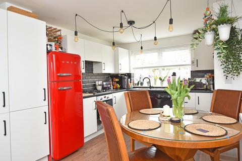 45 Chestnut Drive, Knaresborough, HG5 0UF