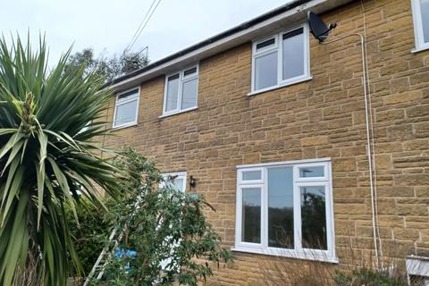 3 bedroom terraced house to rent, Station Road Castle Cary