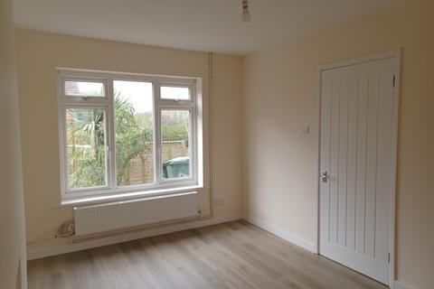 3 bedroom terraced house to rent, Station Road Castle Cary