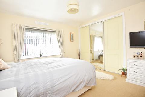 3 bedroom terraced house for sale, Gascoigne Crescent, Harrogate