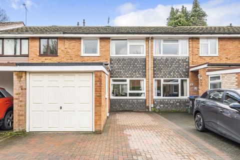 5 Fircroft Close, Woking, GU22 7LZ