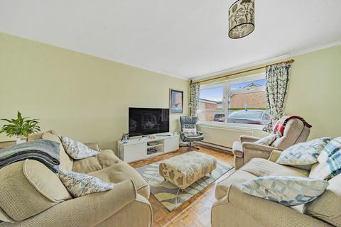 5 Fircroft Close, Woking, GU22 7LZ