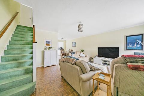 5 Fircroft Close, Woking, GU22 7LZ