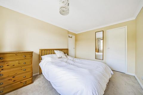 5 Fircroft Close, Woking, GU22 7LZ