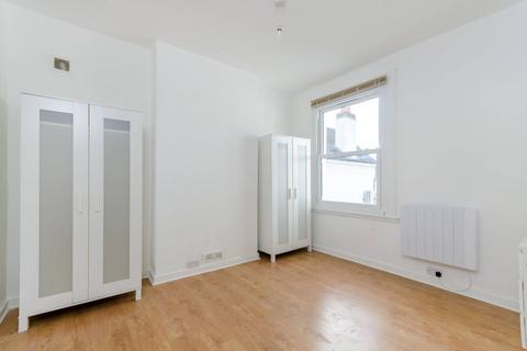 2 bedroom flat to rent, Montem Road, New Malden, KT3