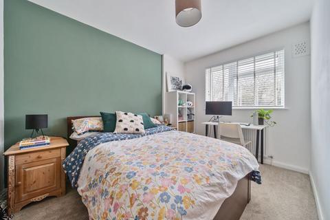 70 Sparrows Lane, London, SE9 2BT