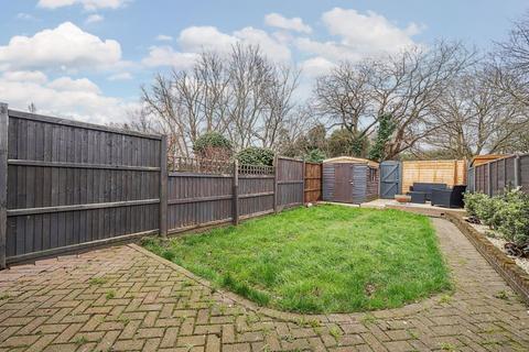 70 Sparrows Lane, London, SE9 2BT