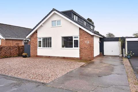 3 bedroom bungalow for sale - Forest Avenue, Holmes Chapel