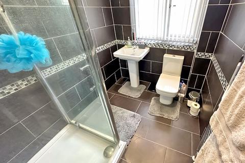 12a Broad Lane North, Willenhall, WV12 5UA