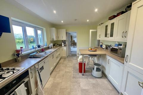 12 Grove Drive, Woodhall Spa, LN10 6RT