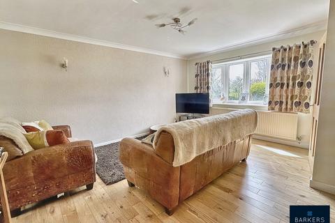 3 bedroom detached house for sale, Bradford Road, East Bierley