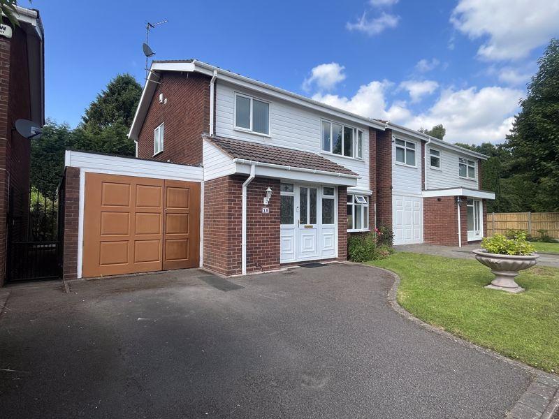 Canterbury Drive, Burntwood, WS7 9JX 3 bed detached house for sale £