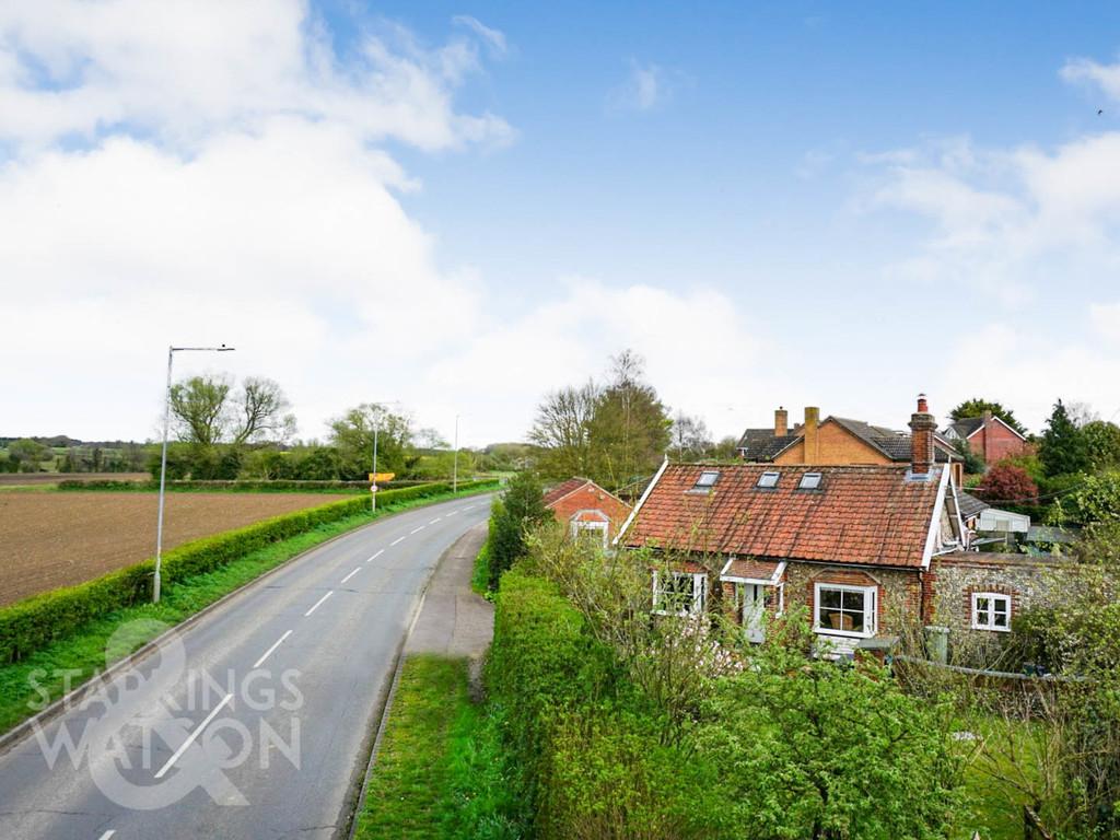 Tuttles Lane West, Wymondham 4 bed cottage for sale £475,000