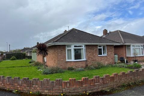 2 bedroom detached bungalow to rent, Cardigan Crescent, Weston-super-Mare BS22