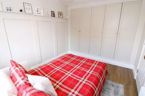 24 Lambert Road, Banstead, SM7 2QX