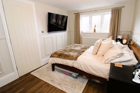 24 Lambert Road, Banstead, SM7 2QX