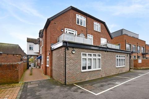 1 bedroom flat for sale, Pynnacles Close, Stanmore