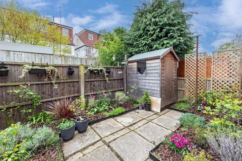 2 bedroom maisonette for sale, Braeside Avenue, London SW19