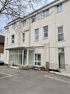 1 bedroom apartment to rent, Studio Flat - Town Centre - £800 pcm