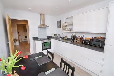 2 bedroom apartment for sale, Grove Gardens, High Wycombe HP13