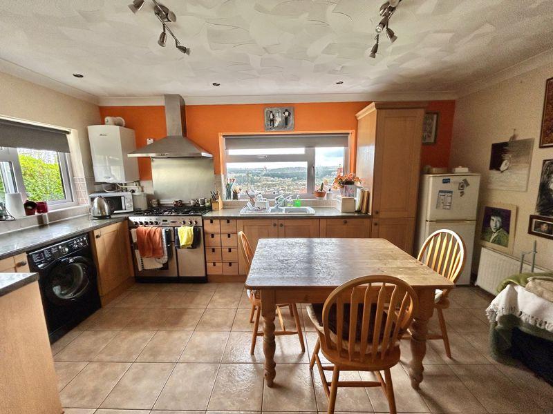 Church Road, Cinderford GL14 3 bed bungalow for sale £210,000
