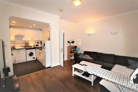 2 bedroom flat to rent, Albany Court Plumbers Row, London