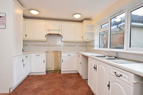 18 Grants Close, Wincanton, BA9 9NS