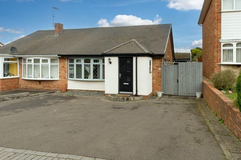 Denleigh Road, Kingswinford DY6 2 bed semidetached house for sale £
