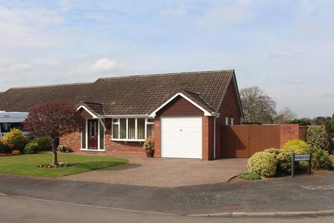 2 bedroom detached bungalow for sale, Maywood Close, Kingswinford DY6