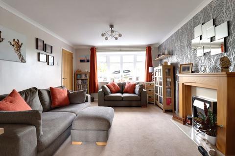 21 Spreadoaks Drive, Stafford, ST17 4RP