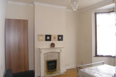 6 bedroom terraced house to rent, 110 Shrubland Street, Leamington Spa