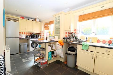 4 bedroom detached house for sale, Charndon Close, Barton Hills, Luton, Bedfordshire, LU3 4DU