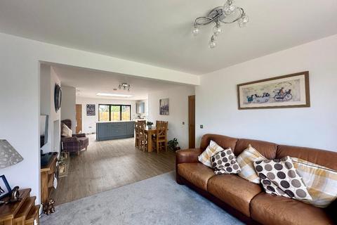 3 bedroom semi-detached house for sale, Ampthill Road, Silsoe, Bedfordshire, MK45 4DX