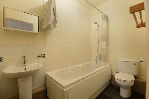 2 bedroom flat to rent, Newington Causeway, Elephant and Castle, London, SE1