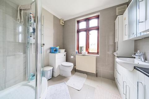16 Callander Road, London, SE6 2QD