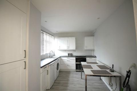 2 bedroom flat for sale, Argyle House, Marshfield Street, London e14