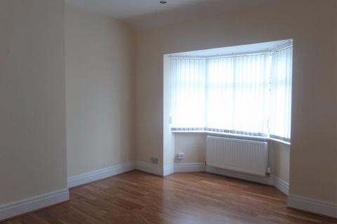 2 bedroom semi-detached house to rent, Teal Road, Eastbourne