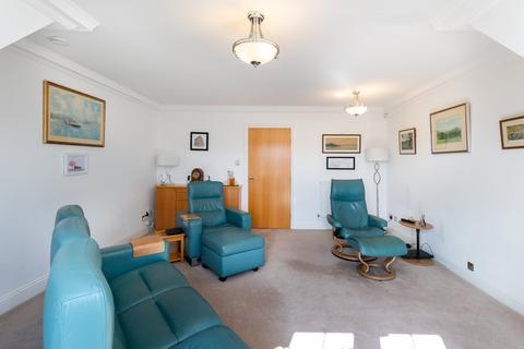 8/14 Powderhall Brae, Edinburgh, EH7 4GE