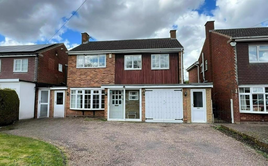 Essex Road, Four Oaks, Sutton Coldfield 3 bed detached house for sale £475,000