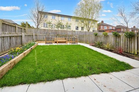 9 Parkside Close, Burley, Leeds, LS4 2RL