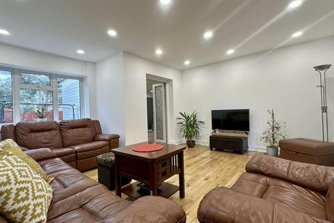 28a West Way, Croydon, CR0 8RB