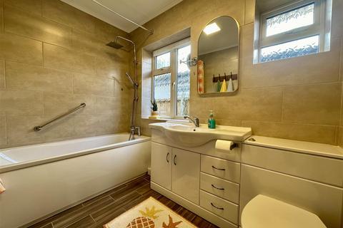 28a West Way, Croydon, CR0 8RB