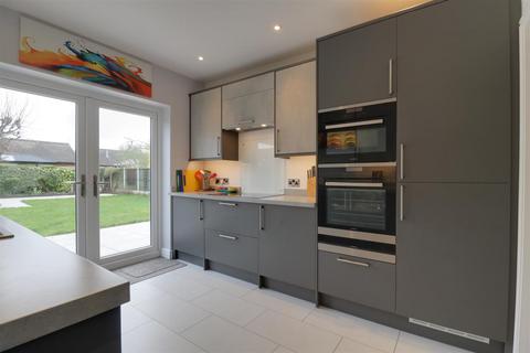 11 Arley Close, Alsager, Stoke-on-trent, ST7 2XA
