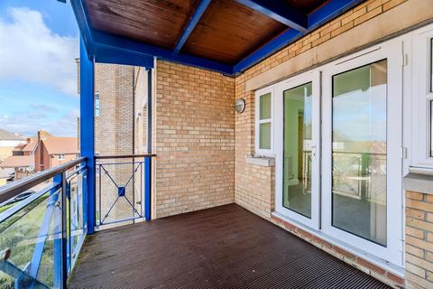 2 bedroom flat for sale, Trujillo Court, Callao Quay, Sovereign Harbour, Eastbourne