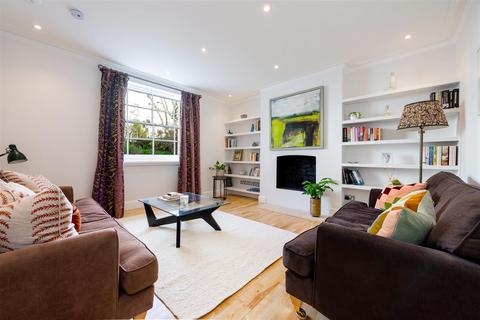 4 bedroom flat for sale, St Augustine's Road, London