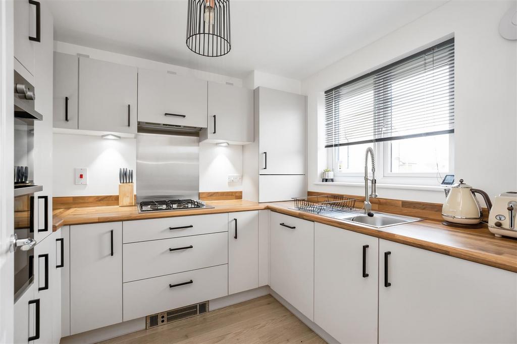 17 Gorse Wynd 9.jpg