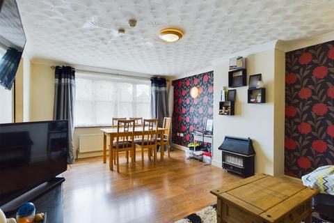 2 bedroom flat for sale, Edinburgh Drive, Kirton