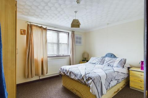 2 bedroom flat for sale, Edinburgh Drive, Kirton