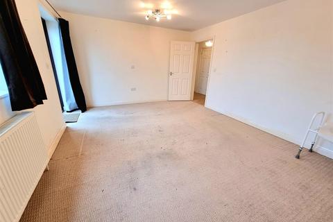 2 bedroom flat for sale, Okehampton Road, Launceston